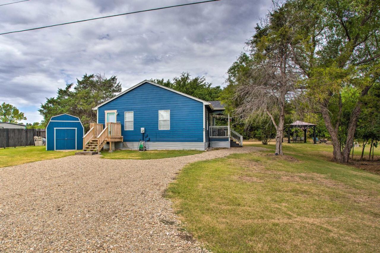 Pottsboro Home With Fire Pit Less Than 1 Mi To Lake Texoma! Exterior photo