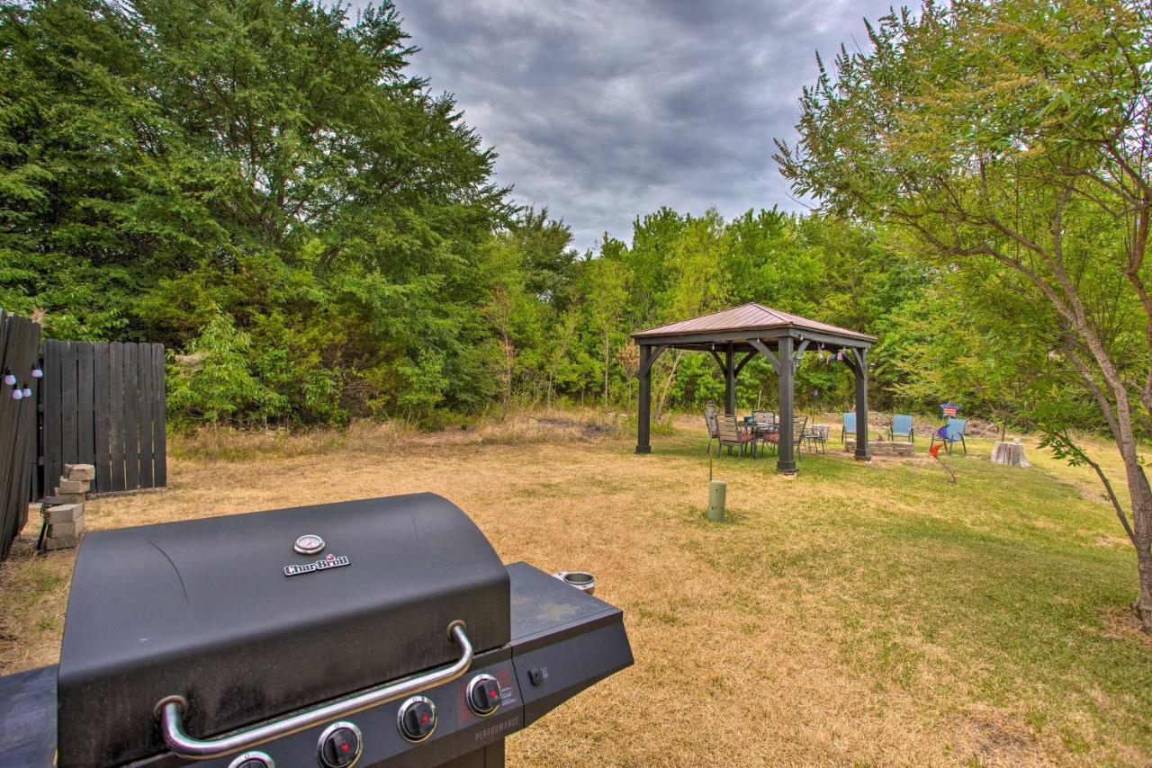 Pottsboro Home With Fire Pit Less Than 1 Mi To Lake Texoma! Exterior photo